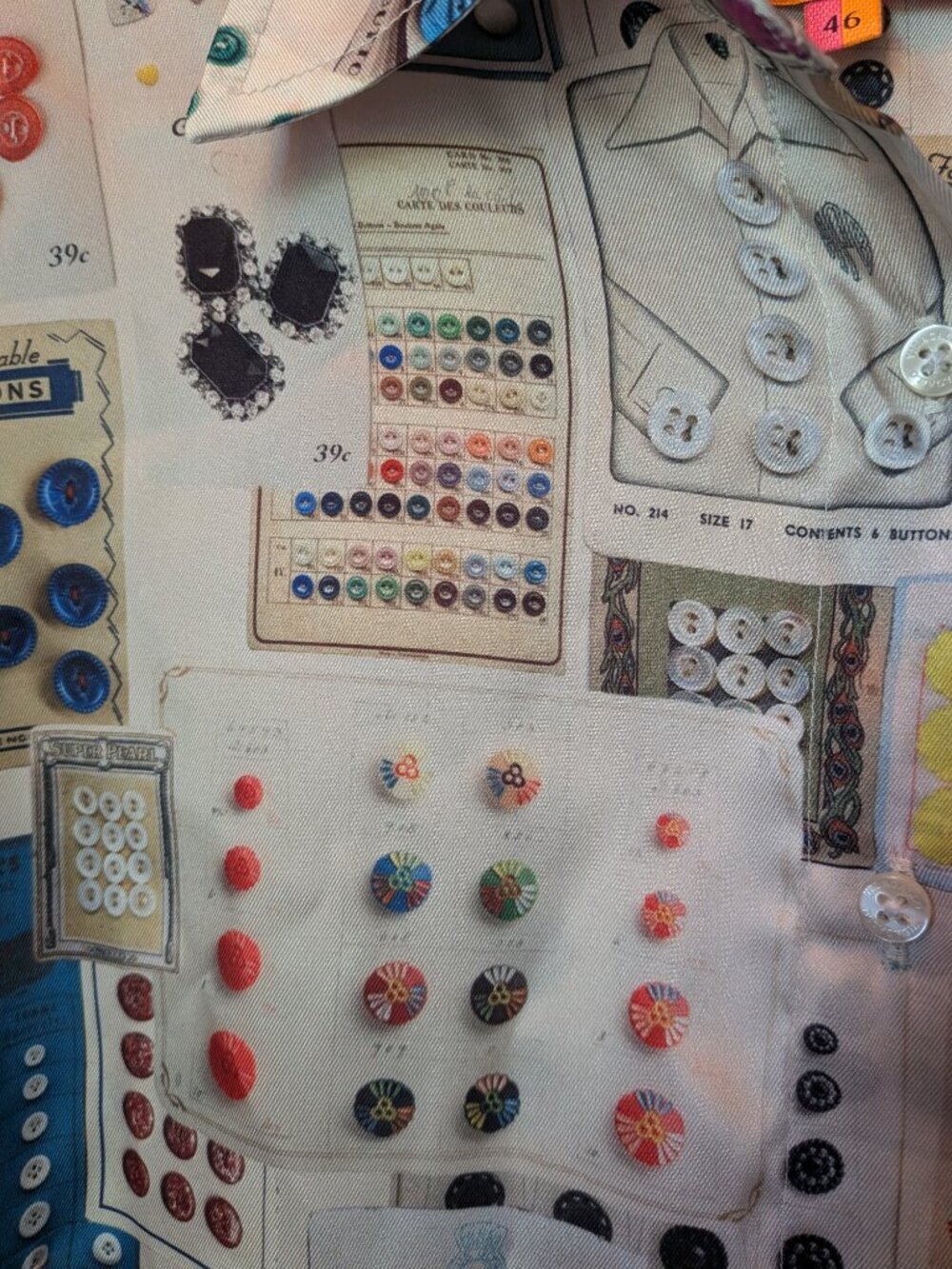 Vilagallo Vintage Buttons Print Button Down Large - Picture 9 of 10